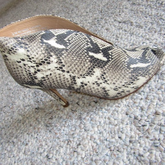 Halogen Rowen Snake Print Peep Toe Bootie - Picture 5 of 14